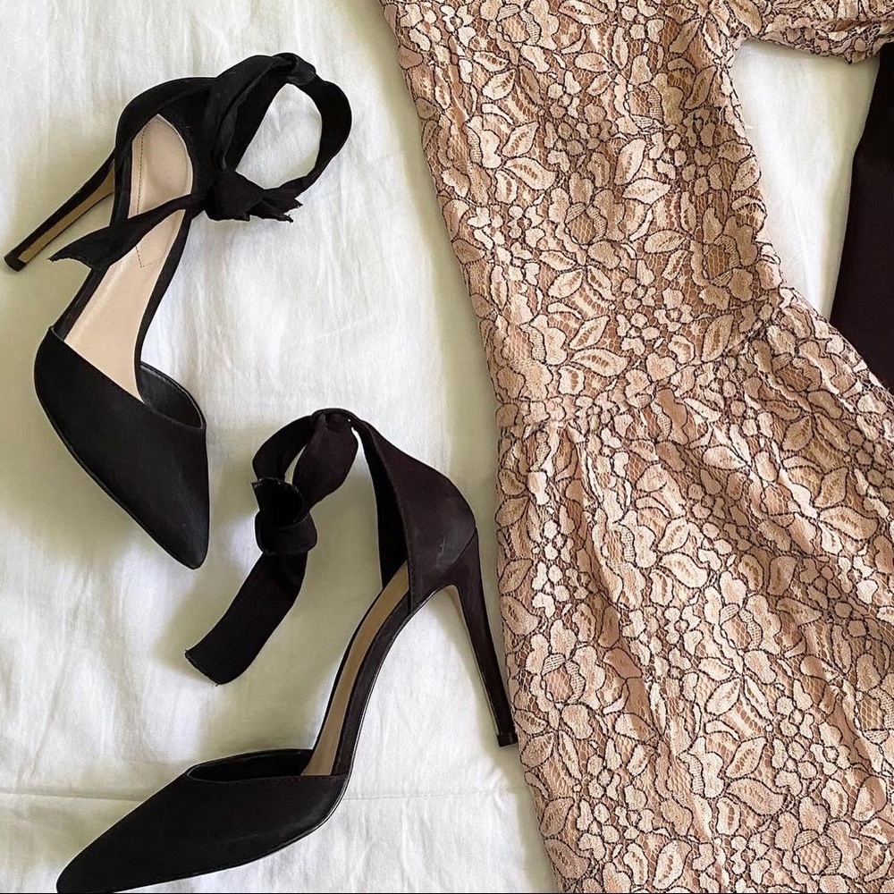 Heels - Picture 3 of 3